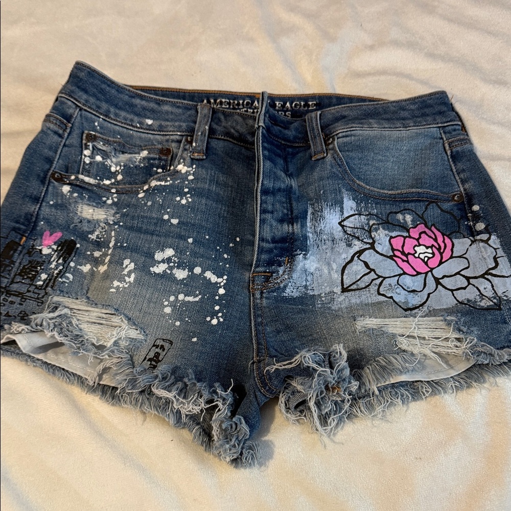 AEO NYC style graffiti short shorts